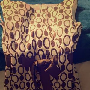 Cute polka dotted dress !! Never worn!